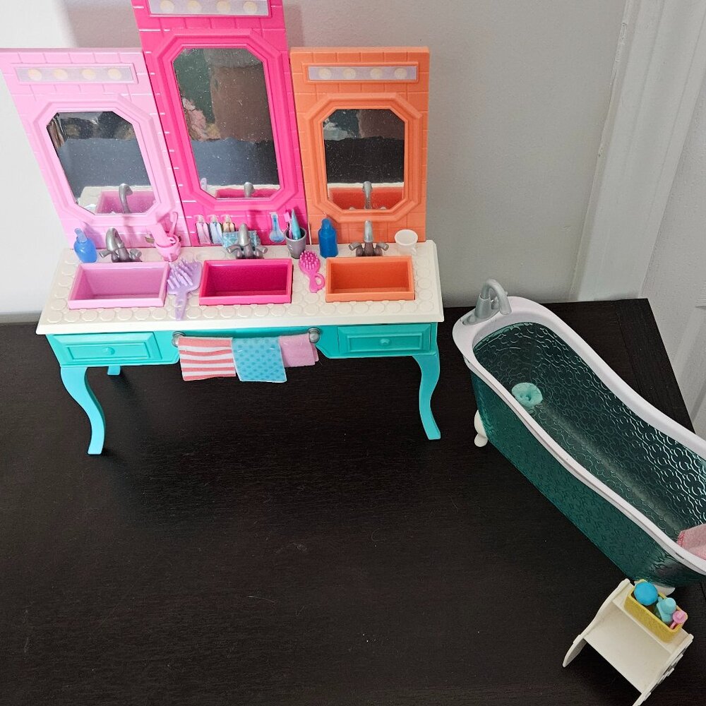 Barbie Bathroom with Sink, Tub, & Accessories